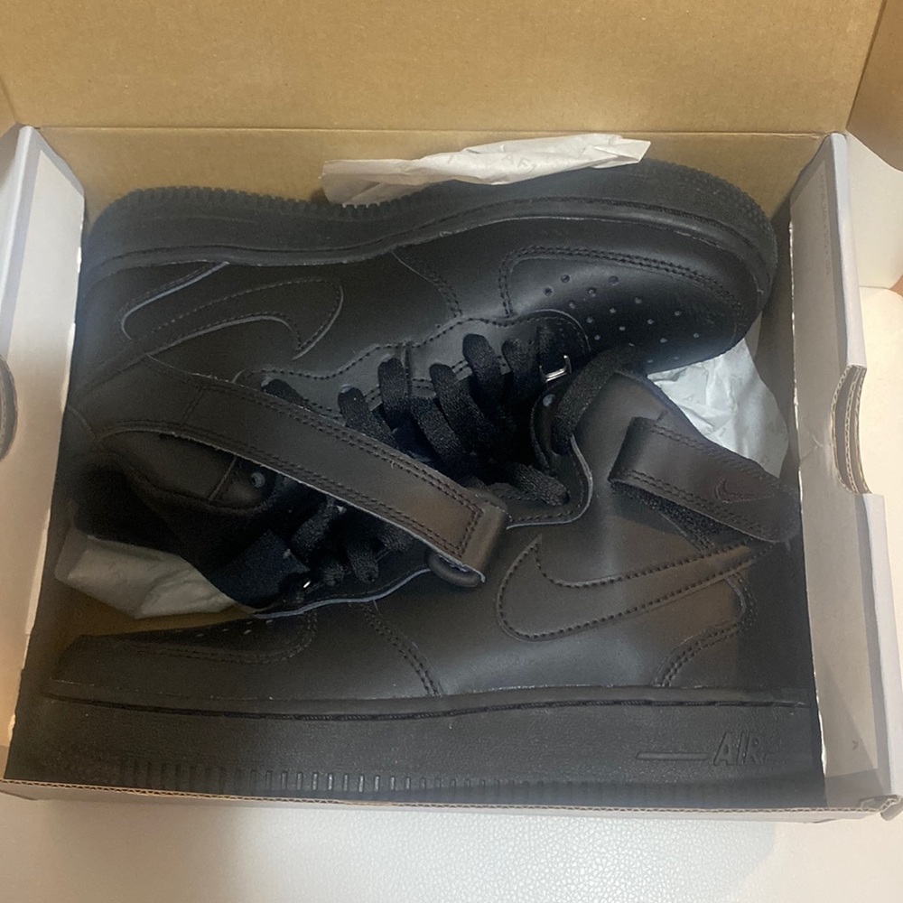 Air Force 1 mid